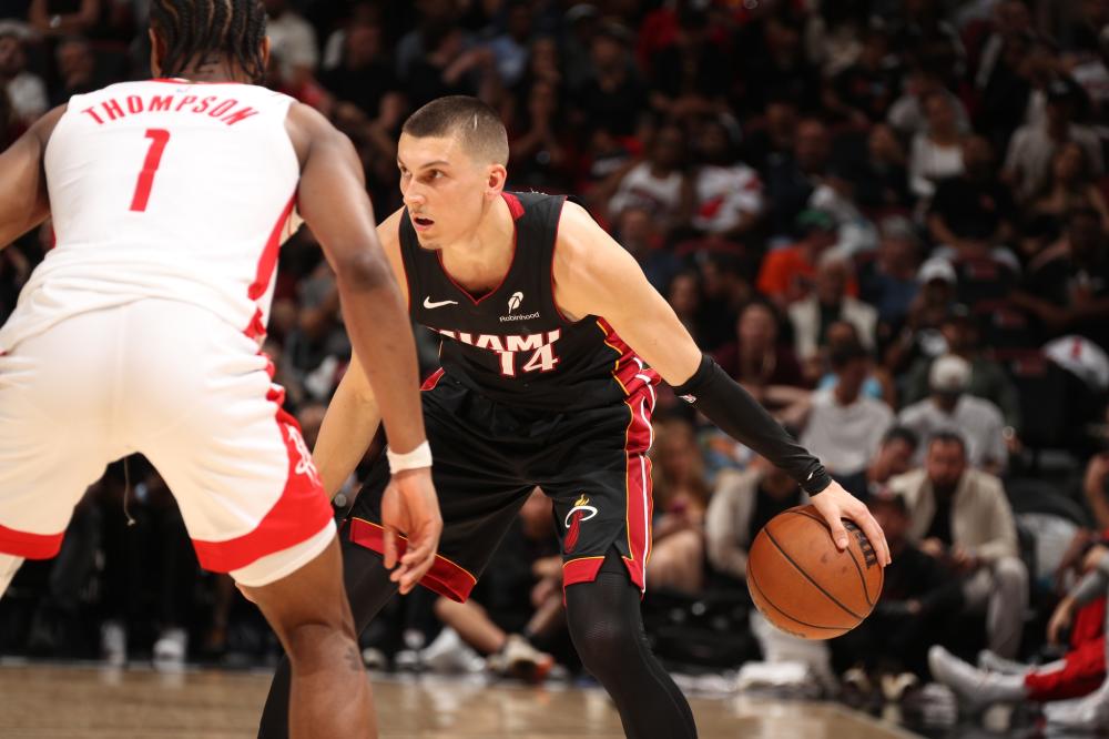 一直表现突 一直表现突