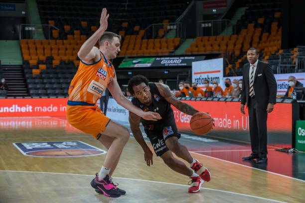 魏格尔承担 魏格尔承担